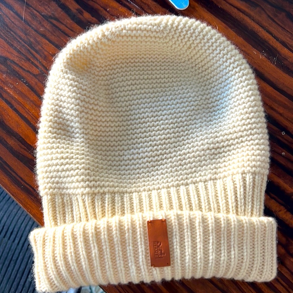 Hermes 100% cashmere cream beanie size M